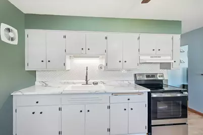 1115  Lawndale Ave, Waukesha, WI 53188 - Photo 10