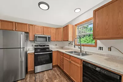 585  Ashley Ave, Port Washington, WI 53074 - Photo 6