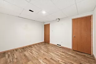 585 Ashley Ave, Port Washington, WI 53074 - Photo 18