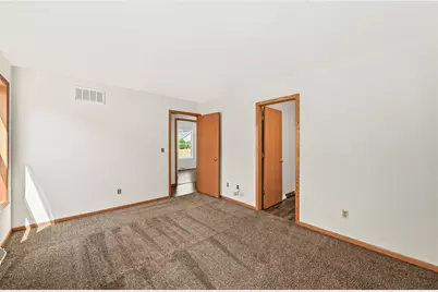 585  Ashley Ave, Port Washington, WI 53074 - Photo 10