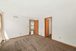 585 Ashley Ave, Port Washington, WI 53074 - Photo 10