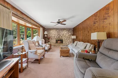 4821 W Clayton Crest Ave, Greenfield, WI 53220 - Photo 10