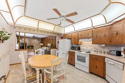 4821 W Clayton Crest Ave, Greenfield, WI 53220 - Photo 12