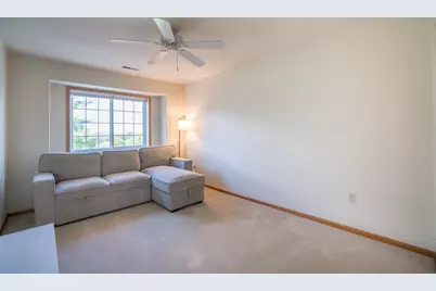 1046  River Place Blvd #8, Waukesha, WI 53189 - Photo 6