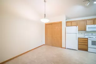 1046 River Pl Blvd, Waukesha, WI 53189 - Photo 10