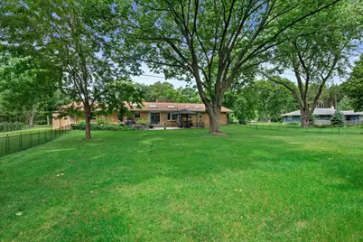 928  Mill Rd, Delafield, WI 53018 - Photo 8