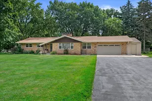 928 Mill Rd, Delafield, WI 53018 - Photo 1