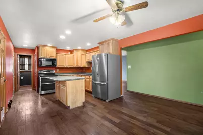 4883  Lois Ln, West Bend, WI 53095 - Photo 8