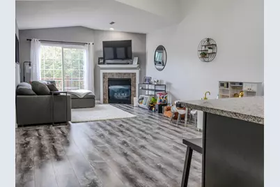N17W26873 E Fieldhack Dr #G, Pewaukee, WI 53072 - Photo 1
