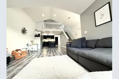 N17W26873 E Fieldhack Dr #G, Pewaukee, WI 53072 - Photo 2