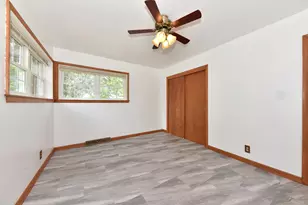 2127 N 122nd St, Wauwatosa, WI 53226 - Photo 24