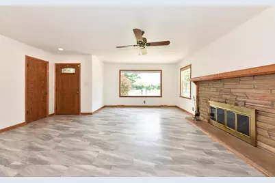 2127 N 122nd St, Wauwatosa, WI 53226 - Photo 6