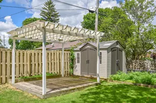 2127 N 122nd St, Wauwatosa, WI 53226 - Photo 42