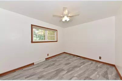 2127 N 122nd St, Wauwatosa, WI 53226 - Photo 20