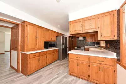 2127 N 122nd St, Wauwatosa, WI 53226 - Photo 12
