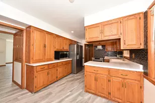 2127 N 122nd St, Wauwatosa, WI 53226 - Photo 12
