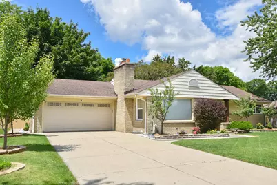 2127 N 122nd St, Wauwatosa, WI 53226 - Photo 40