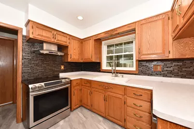 2127 N 122nd St, Wauwatosa, WI 53226 - Photo 14