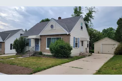 312  Washington Ave, Fredonia, WI 53021 - Photo 2