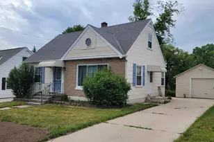 312 Washington Ave, Fredonia, WI 53021 - Photo 2