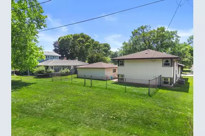 1826  Dewitt Ct, Waukesha, WI 53186 - Photo 32