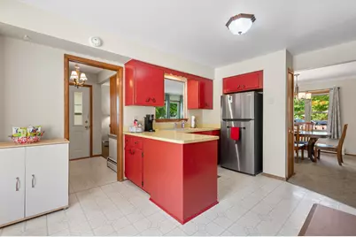 1826  Dewitt Ct, Waukesha, WI 53186 - Photo 8