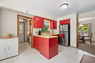 1826 Dewitt Ct, Waukesha, WI 53186 - Photo 8