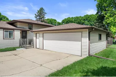 1826  Dewitt Ct, Waukesha, WI 53186 - Photo 2