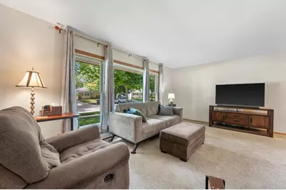 1826  Dewitt Ct, Waukesha, WI 53186 - Photo 4