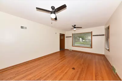 4333 N 62nd St, Milwaukee, WI 53216 - Photo 8