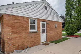 4423 S 61st St, Greenfield, WI 53220 - Photo 20