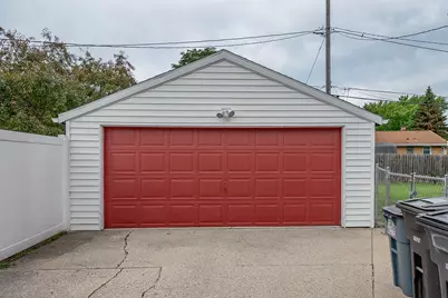 4423 S 61st St, Greenfield, WI 53220 - Photo 26