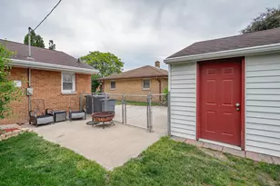 4423 S 61st St, Greenfield, WI 53220 - Photo 22