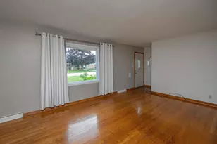 4423 S 61st St, Greenfield, WI 53220 - Photo 4