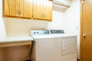 645 Willowick Ct, Brookfield, WI 53045 - Photo 18