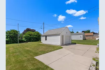 1709  Grand Ave, Manitowoc, WI 54220 - Photo 20