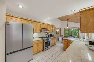 3532 S 121st Ct, Greenfield, WI 53228 - Photo 24