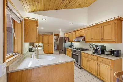3532 S 121st Ct, Greenfield, WI 53228 - Photo 4