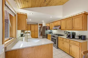 3532 S 121st Ct, Greenfield, WI 53228 - Photo 4