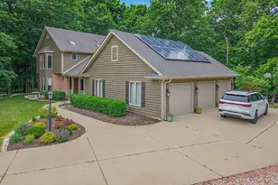 3532 S 121st Ct, Greenfield, WI 53228 - Photo 8