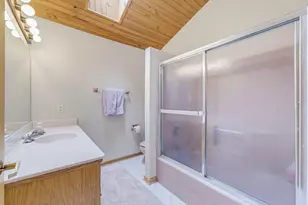 3532 S 121st Ct, Greenfield, WI 53228 - Photo 32