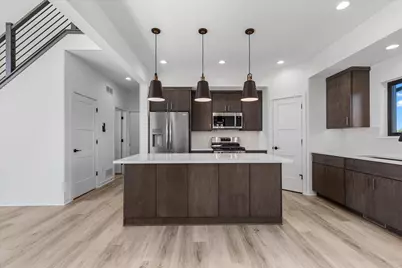 W251N2385  Valleyview Cir, Pewaukee, WI 53072 - Photo 4