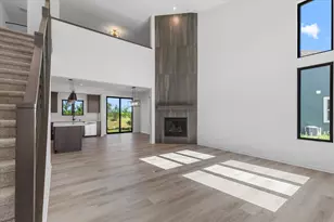 W251N2385 Valleyview Cir, Pewaukee, WI 53072 - Photo 12