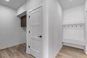 W251N2385 Valleyview Cir, Pewaukee, WI 53072 - Photo 26