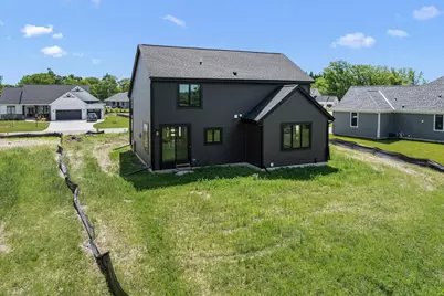 W251N2385  Valleyview Cir, Pewaukee, WI 53072 - Photo 28
