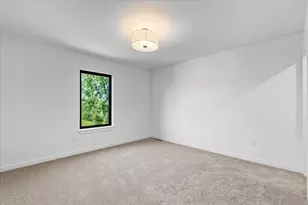 W251N2385 Valleyview Cir, Pewaukee, WI 53072 - Photo 18