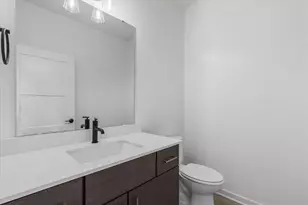 W251N2385 Valleyview Cir, Pewaukee, WI 53072 - Photo 26
