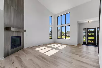 W251N2385  Valleyview Cir, Pewaukee, WI 53072 - Photo 10