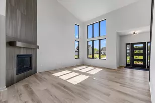 W251N2385 Valleyview Cir, Pewaukee, WI 53072 - Photo 10