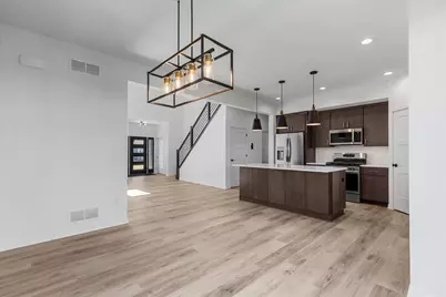 W251N2385  Valleyview Cir, Pewaukee, WI 53072 - Photo 8